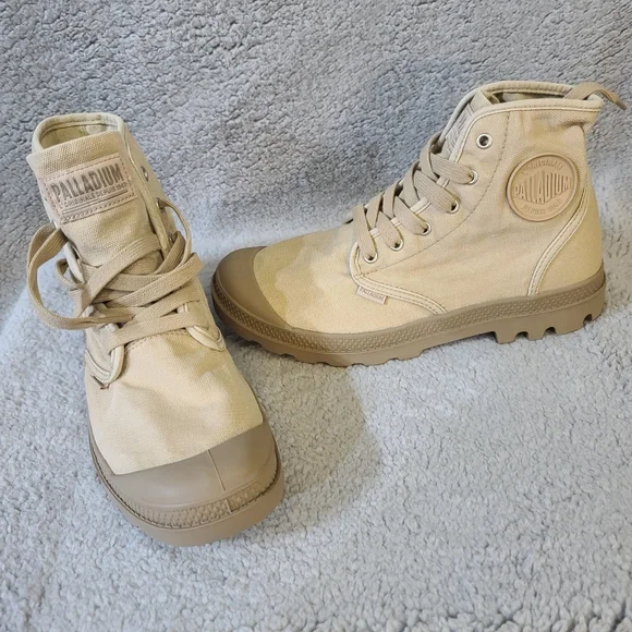 New in box Palladium Men's Boots Sz 9, Beige and Tan - Picture 6 of 9